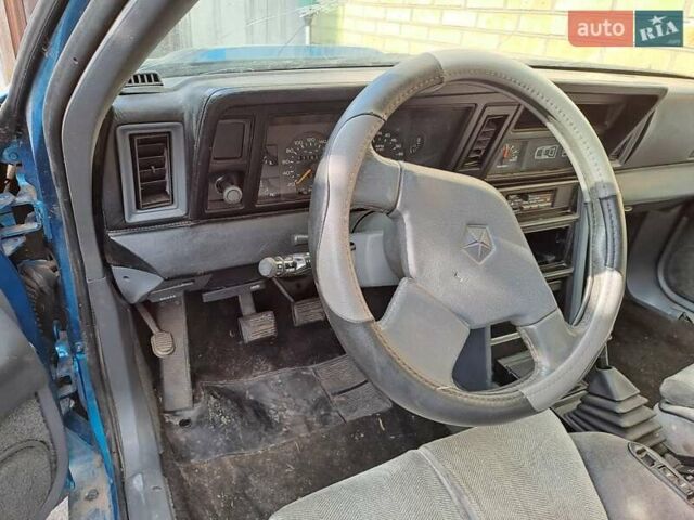 Синий Крайслер Лазер, объемом двигателя 2.5 л и пробегом 172 тыс. км за 3800 $, фото 8 на Automoto.ua