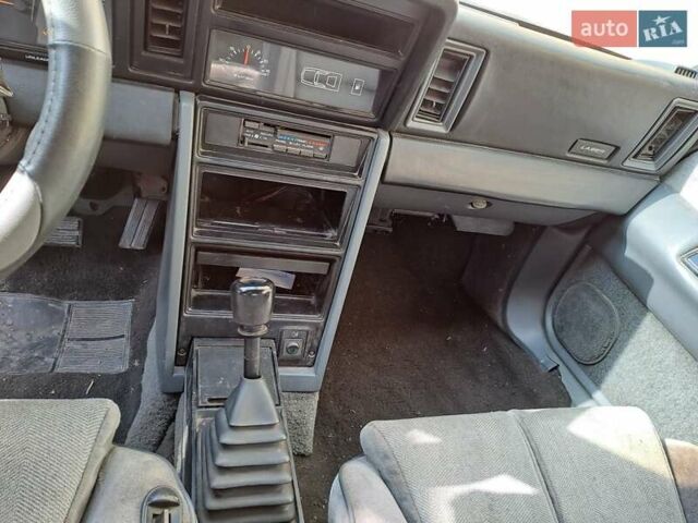 Синий Крайслер Лазер, объемом двигателя 2.5 л и пробегом 172 тыс. км за 3800 $, фото 2 на Automoto.ua