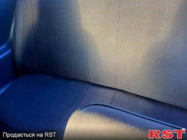 Черный Крайслер Неон, объемом двигателя 2 л и пробегом 255 тыс. км за 1700 $, фото 6 на Automoto.ua