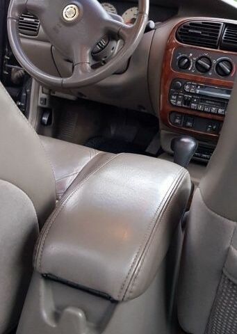 Чорний Крайслер Neon, об'ємом двигуна 2 л та пробігом 260 тис. км за 1300 $, фото 4 на Automoto.ua