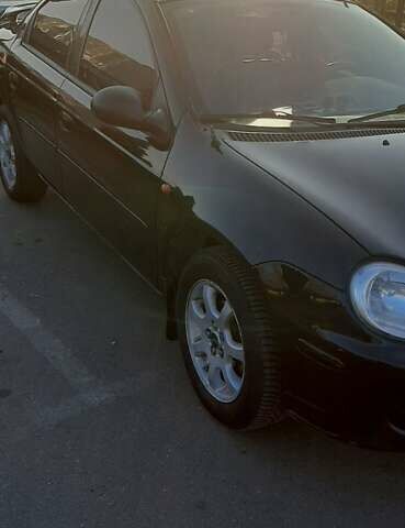 Черный Крайслер Неон, объемом двигателя 2 л и пробегом 265 тыс. км за 4500 $, фото 1 на Automoto.ua