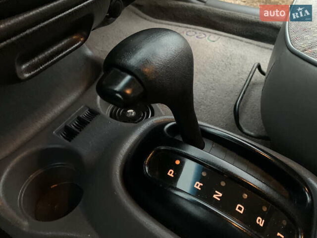 Фіолетовий Крайслер Neon, об'ємом двигуна 2 л та пробігом 187 тис. км за 2650 $, фото 29 на Automoto.ua