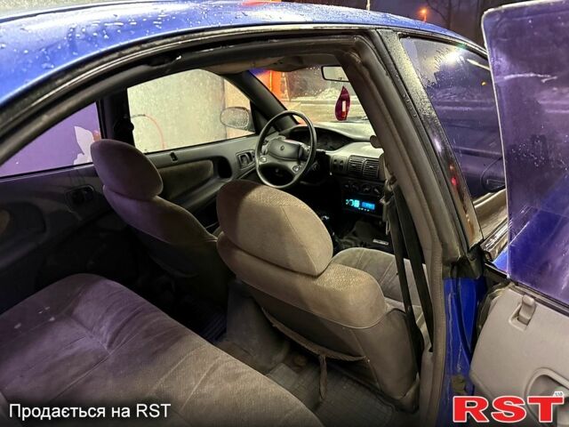 Синий Крайслер Неон, объемом двигателя 2 л и пробегом 0 тыс. км за 800 $, фото 6 на Automoto.ua