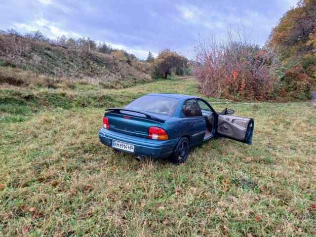 Крайслер Neon 1995 у Житомирі на Automoto.ua Зелений Крайслер Neon, об'ємом двигуна 2 л та пробігом 210 тис. км за 1832 $, фото 4 на Automoto.ua