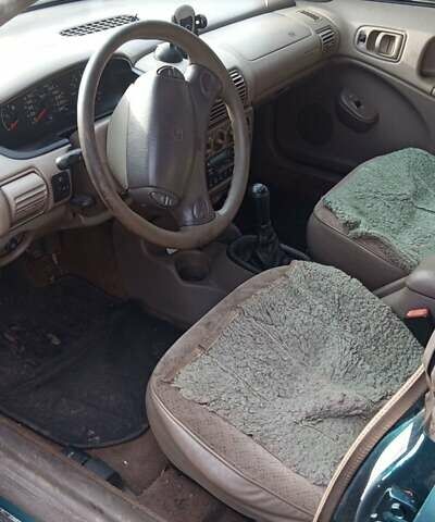 Зелений Крайслер Neon, об'ємом двигуна 2 л та пробігом 250 тис. км за 1700 $, фото 2 на Automoto.ua