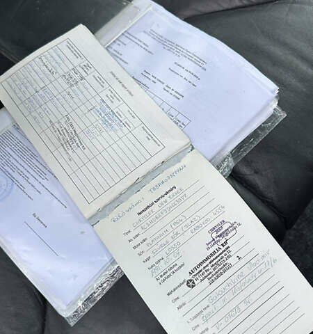 Серый Крайслер Нью Йоркер, объемом двигателя 3.52 л и пробегом 274 тыс. км за 4900 $, фото 22 на Automoto.ua