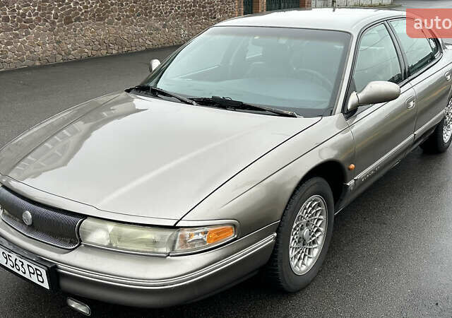 Серый Крайслер Нью Йоркер, объемом двигателя 3.52 л и пробегом 274 тыс. км за 4900 $, фото 2 на Automoto.ua