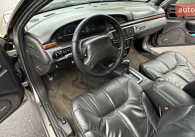 Серый Крайслер Нью Йоркер, объемом двигателя 3.52 л и пробегом 274 тыс. км за 4900 $, фото 12 на Automoto.ua