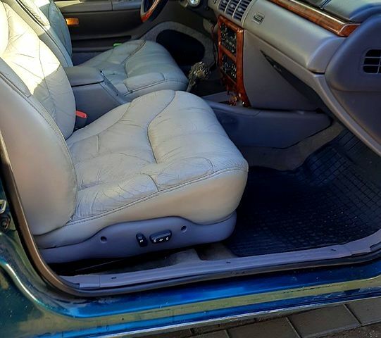 Зелений Крайслер New Yorker, об'ємом двигуна 3.5 л та пробігом 0 тис. км за 4500 $, фото 7 на Automoto.ua