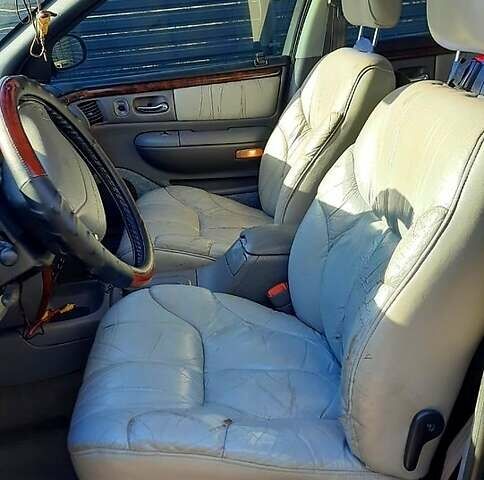 Зеленый Крайслер Нью Йоркер, объемом двигателя 3.5 л и пробегом 252 тыс. км за 4500 $, фото 1 на Automoto.ua