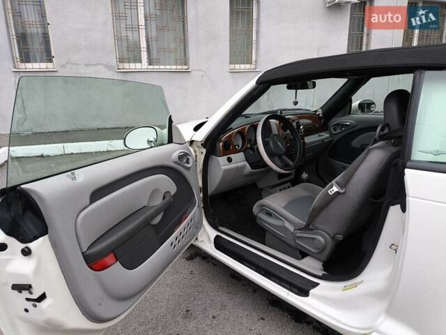 Белый Крайслер ПТ Крузер, объемом двигателя 2.43 л и пробегом 110 тыс. км за 6700 $, фото 2 на Automoto.ua