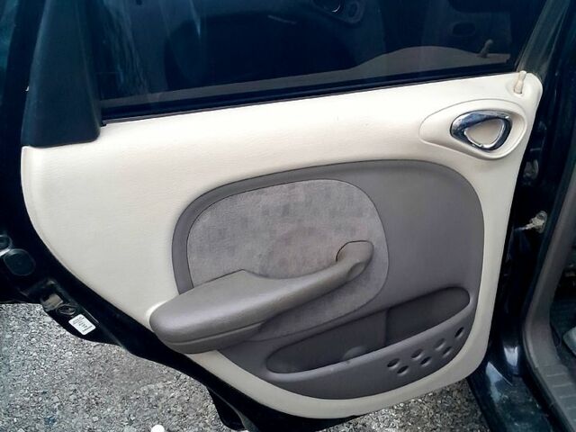 Чорний Крайслер PT Cruiser, об'ємом двигуна 2.2 л та пробігом 329 тис. км за 2500 $, фото 1 на Automoto.ua