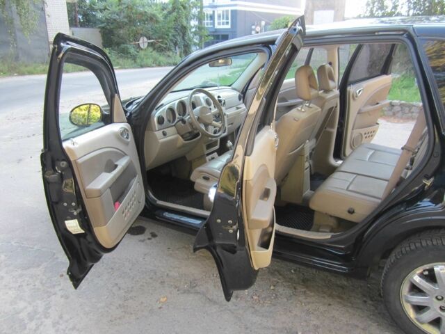 Черный Крайслер ПТ Крузер, объемом двигателя 2.4 л и пробегом 123 тыс. км за 5800 $, фото 17 на Automoto.ua