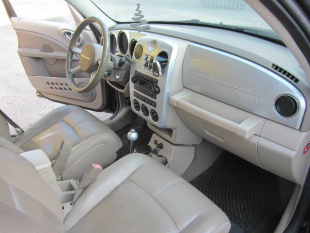 Черный Крайслер ПТ Крузер, объемом двигателя 2.4 л и пробегом 123 тыс. км за 5800 $, фото 13 на Automoto.ua