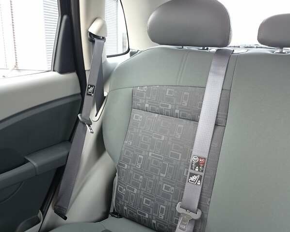 Черный Крайслер ПТ Крузер, объемом двигателя 1.6 л и пробегом 170 тыс. км за 7500 $, фото 50 на Automoto.ua