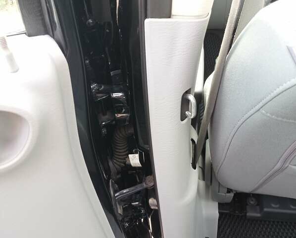 Черный Крайслер ПТ Крузер, объемом двигателя 1.6 л и пробегом 170 тыс. км за 7500 $, фото 47 на Automoto.ua