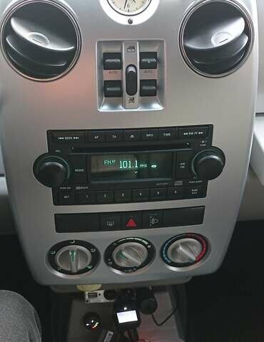 Черный Крайслер ПТ Крузер, объемом двигателя 1.6 л и пробегом 170 тыс. км за 7500 $, фото 101 на Automoto.ua