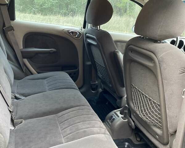 Серый Крайслер ПТ Крузер, объемом двигателя 2 л и пробегом 270 тыс. км за 3400 $, фото 6 на Automoto.ua