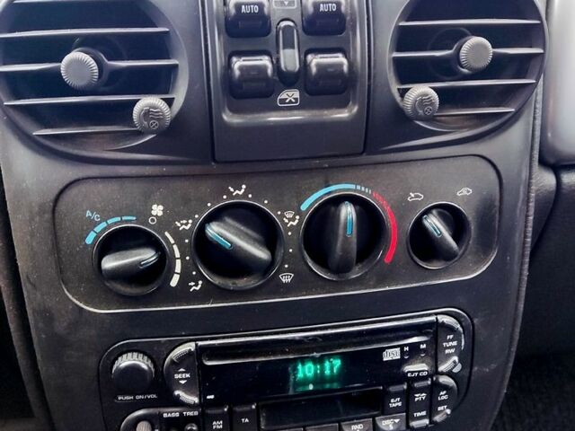 Сірий Крайслер PT Cruiser, об'ємом двигуна 2.2 л та пробігом 321 тис. км за 1900 $, фото 6 на Automoto.ua