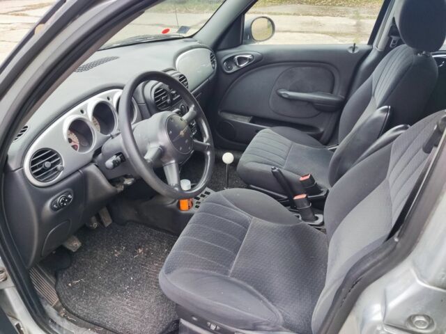 Серый Крайслер ПТ Крузер, объемом двигателя 0 л и пробегом 321 тыс. км за 1905 $, фото 4 на Automoto.ua