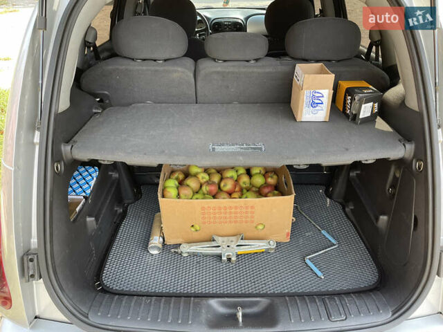 Сірий Крайслер PT Cruiser, об'ємом двигуна 2.15 л та пробігом 300 тис. км за 4100 $, фото 6 на Automoto.ua