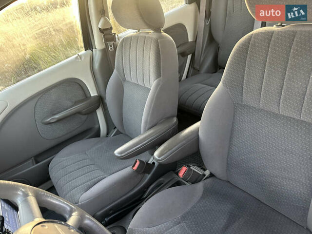 Синий Крайслер ПТ Крузер, объемом двигателя 2.4 л и пробегом 158 тыс. км за 3600 $, фото 40 на Automoto.ua