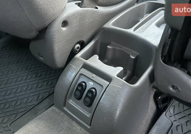 Синий Крайслер ПТ Крузер, объемом двигателя 2.4 л и пробегом 158 тыс. км за 3600 $, фото 46 на Automoto.ua