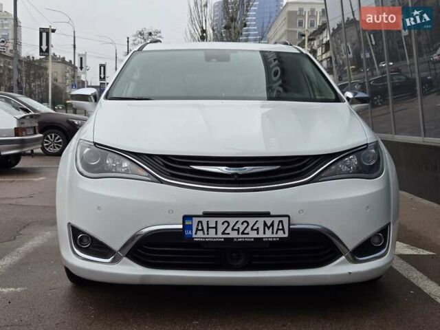Білий Крайслер Pacifica, об'ємом двигуна 3.6 л та пробігом 99 тис. км за 23900 $, фото 2 на Automoto.ua