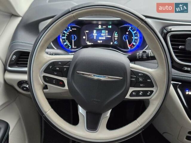 Білий Крайслер Pacifica, об'ємом двигуна 3.6 л та пробігом 99 тис. км за 23900 $, фото 20 на Automoto.ua