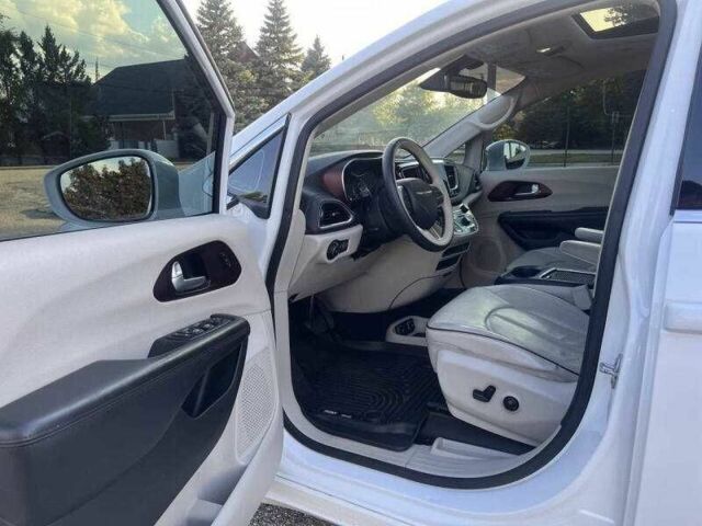 Белый Крайслер Пасифик, объемом двигателя 3.6 л и пробегом 72 тыс. км за 7000 $, фото 11 на Automoto.ua