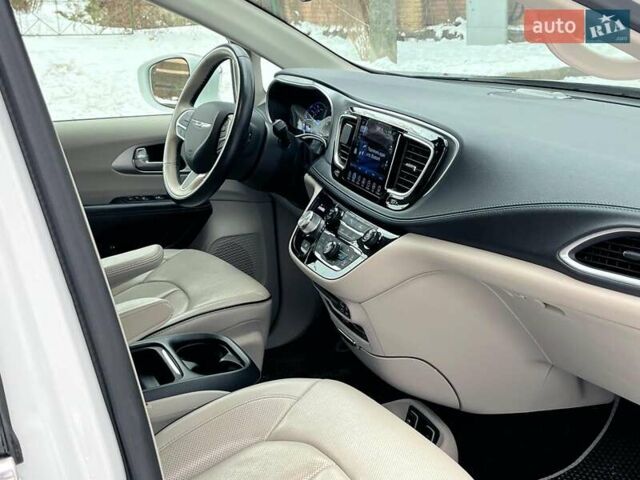 Белый Крайслер Пасифик, объемом двигателя 3.6 л и пробегом 99 тыс. км за 22990 $, фото 39 на Automoto.ua