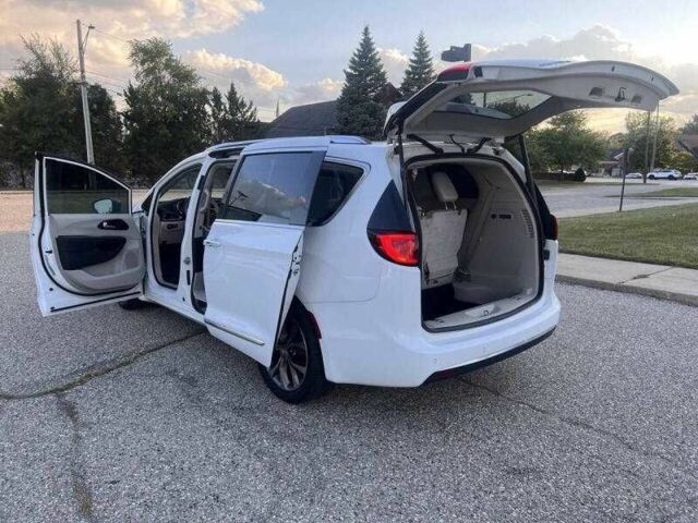 Белый Крайслер Пасифик, объемом двигателя 3.6 л и пробегом 72 тыс. км за 7000 $, фото 9 на Automoto.ua