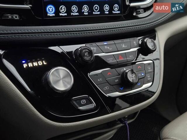 Білий Крайслер Pacifica, об'ємом двигуна 3.6 л та пробігом 99 тис. км за 23900 $, фото 24 на Automoto.ua