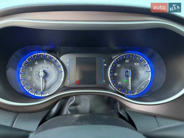 Белый Крайслер Пасифик, объемом двигателя 3.6 л и пробегом 158 тыс. км за 10800 $, фото 9 на Automoto.ua