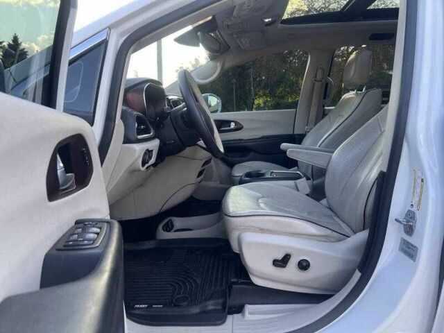 Белый Крайслер Пасифик, объемом двигателя 3.6 л и пробегом 72 тыс. км за 7000 $, фото 10 на Automoto.ua