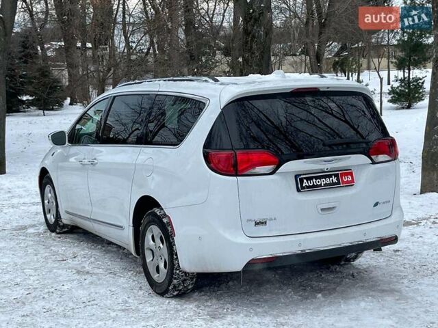 Белый Крайслер Пасифик, объемом двигателя 3.6 л и пробегом 99 тыс. км за 22990 $, фото 10 на Automoto.ua