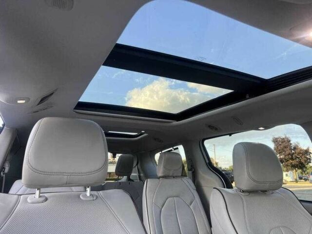 Белый Крайслер Пасифик, объемом двигателя 3.6 л и пробегом 72 тыс. км за 7000 $, фото 16 на Automoto.ua