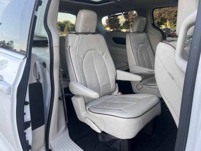 Белый Крайслер Пасифик, объемом двигателя 3.6 л и пробегом 72 тыс. км за 7000 $, фото 14 на Automoto.ua