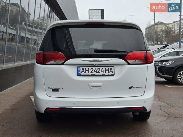 Білий Крайслер Pacifica, об'ємом двигуна 3.6 л та пробігом 99 тис. км за 23900 $, фото 5 на Automoto.ua