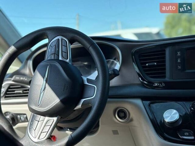 Белый Крайслер Пасифик, объемом двигателя 3.6 л и пробегом 158 тыс. км за 10800 $, фото 6 на Automoto.ua