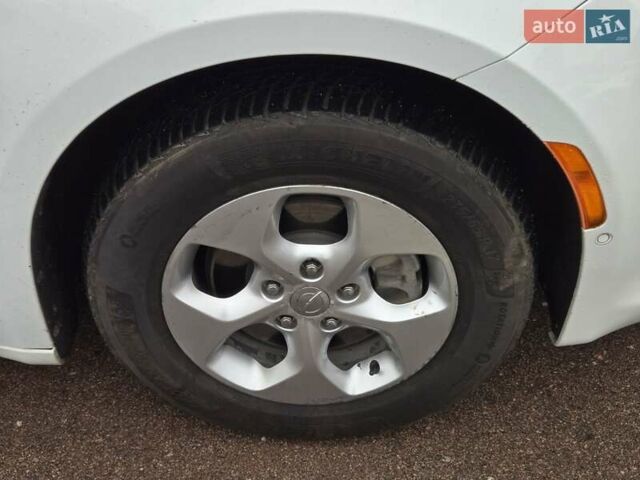 Білий Крайслер Pacifica, об'ємом двигуна 3.6 л та пробігом 99 тис. км за 23900 $, фото 16 на Automoto.ua