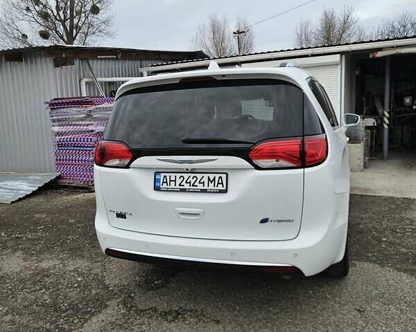 Білий Крайслер Pacifica, об'ємом двигуна 3.61 л та пробігом 98 тис. км за 24000 $, фото 4 на Automoto.ua