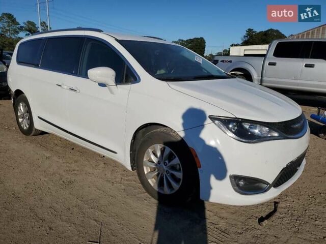 Белый Крайслер Пасифик, объемом двигателя 3.6 л и пробегом 142 тыс. км за 4000 $, фото 3 на Automoto.ua