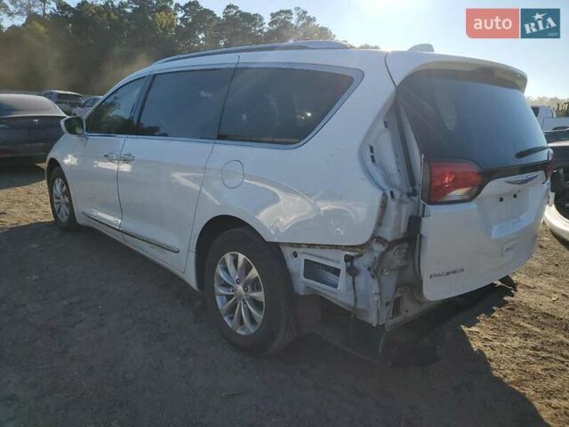 Белый Крайслер Пасифик, объемом двигателя 3.6 л и пробегом 142 тыс. км за 4000 $, фото 1 на Automoto.ua