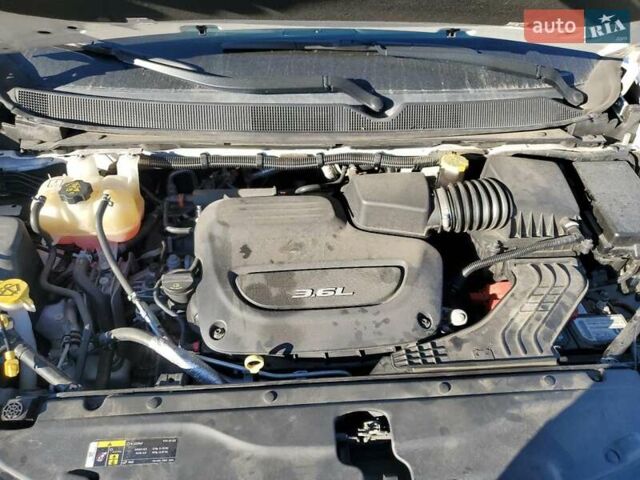 Белый Крайслер Пасифик, объемом двигателя 3.6 л и пробегом 142 тыс. км за 4000 $, фото 10 на Automoto.ua