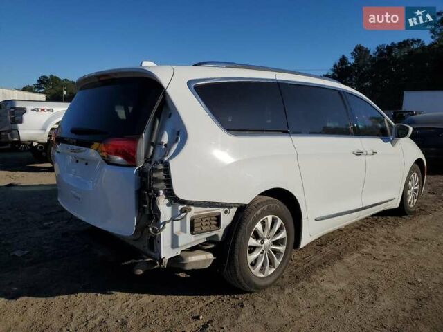 Белый Крайслер Пасифик, объемом двигателя 3.6 л и пробегом 142 тыс. км за 4000 $, фото 2 на Automoto.ua