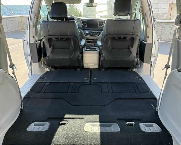 Білий Крайслер Pacifica, об'ємом двигуна 3.61 л та пробігом 60 тис. км за 24500 $, фото 7 на Automoto.ua
