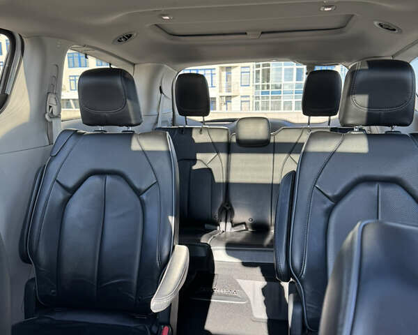 Білий Крайслер Pacifica, об'ємом двигуна 3.61 л та пробігом 60 тис. км за 24500 $, фото 17 на Automoto.ua