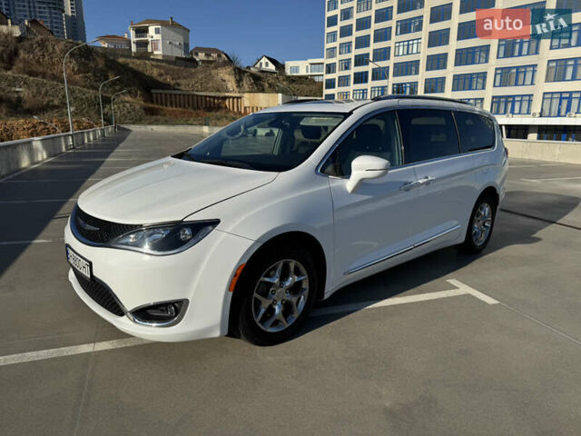 Білий Крайслер Pacifica, об'ємом двигуна 3.61 л та пробігом 60 тис. км за 24500 $, фото 1 на Automoto.ua