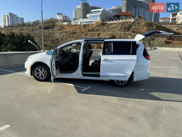 Білий Крайслер Pacifica, об'ємом двигуна 3.61 л та пробігом 60 тис. км за 24500 $, фото 14 на Automoto.ua
